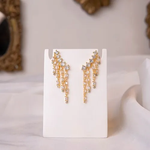 Brinco Earcuff com Cinco Ponto de Luz com Franjas Cristais