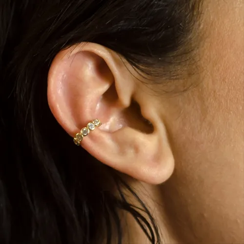 Brinco Piercing Pressão Pontos Zircônias Banhado a Ouro 18k