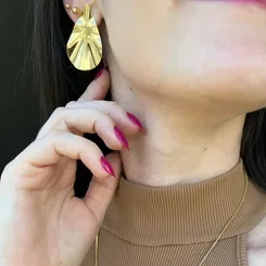 Brinco Orgânico Folha: Descubra a Elegância Natural