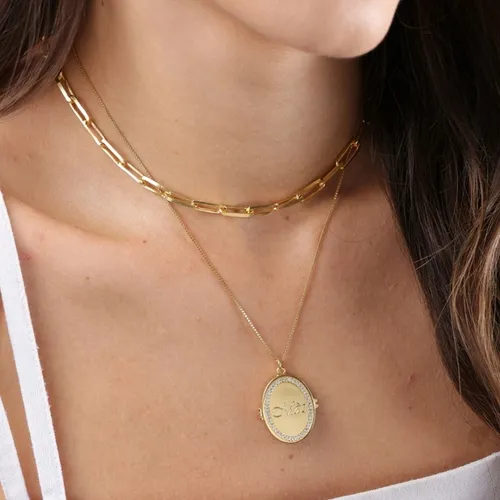 Colar Pingente Relicário Oval: Uma Homenagem à Maternidade