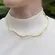 Colar Gargantilha Ondulada Elegância Sutil