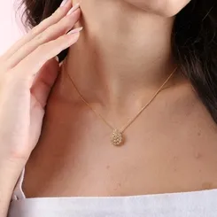 Colar Pingente Oval Vazado Cravejados com Zircônias