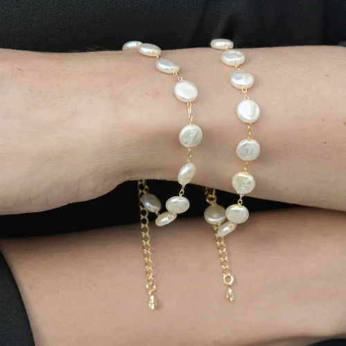Pulseira de Pérola Barroca com Detalhe Redonda Achatada