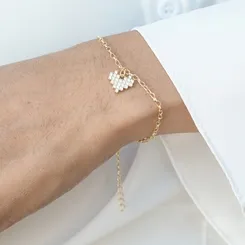 Pulseira com Pingente de Coração Cravejado com Zircônias e Corrente de Elos de Coração