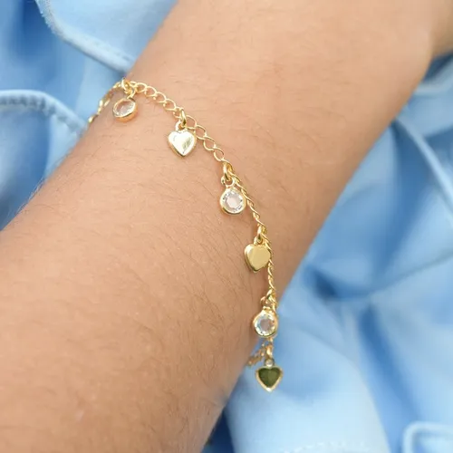 Pulseira Infantil com Pingentes Cristais e Corações Banhado a Ouro 18k– Delicadeza e Brilho