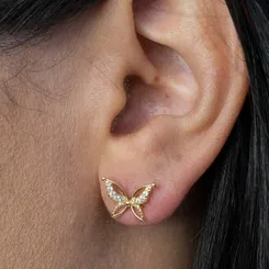 Brinco Borboleta com Asas Vazadas e Zircônias  Banhado a Ouro 18 k– Elegância e Leveza