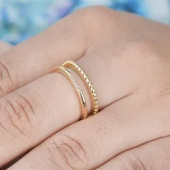 Anel Dois Aros Separados e Zircônias Banhado a Ouro 18K