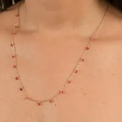 Colar Corrente Cadeado de 60 cm com Pingente de Mini Cristais Rosa Escuro Banhado a Ouro 18k