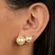 Brinco Pérola 12mm Banhado a Ouro 18 k – Clássico e Sofisticado