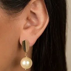 Brinco com Base Gota Lisa e Pingente de Pérola 12mm Banhada a Ouro 18 k