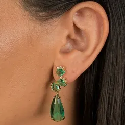 Brinco de Festa com Cristais Cravejados e Pingente Gota Verde  Banhado a Ouro 18k