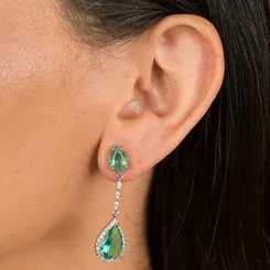 Brinco Festa Base Gota com Haste de Navetes e Pingente Gota Verde Cravejado com Zircônias  Banhado a