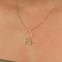 Colar Patuás com Círculo Vazado Pingentes: Mão de Fátima, Figa e Olho Grego - Banhado a Ouro 18k