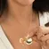Colar Pingente Relicário Redondo: Descubra a Elegância e o Encanto Banhado a Ouro 18 k