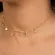Colar com Pingentes de Cristais Banhado a Ouro 18k – Sofisticação e Brilho Encantador