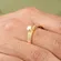 Anel Plus Size Solitário com Detalhe em Relevo Banhado a Ouro 18k