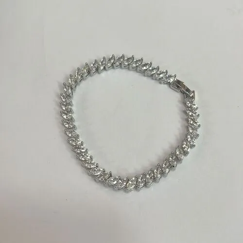 Pulseira Navetes em Cristais no Formato de Folhinhas Interligadas Banhada a Ouro 18k