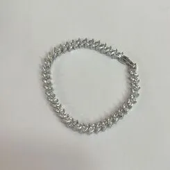 Pulseira Navetes em Cristais no Formato de Folhinhas Interligadas Banhada a Ouro 18k