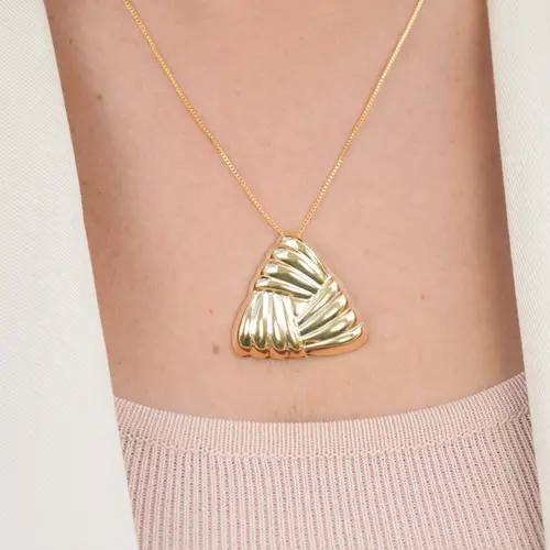 Colar Feminino Triangular Design Geométrico Banhado a Ouro 18k