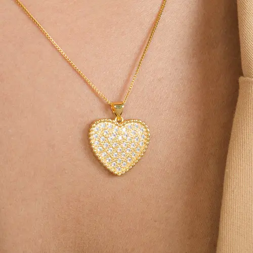 Colar Pingente Coração Cravejado com Microzircônias Banhado a Ouro 18k