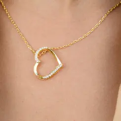 Colar Coração Vazado Cravejado com Zircônias Laterais Banhado a Ouro 18k