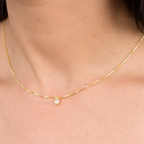 Colar Pingente Gota Pequena de Cristal Banhado a Ouro 18K