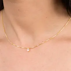 Colar Pingente Gota Pequena de Cristal Banhado a Ouro 18K