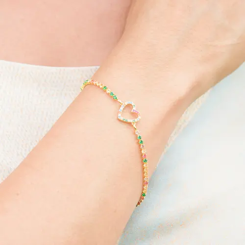 Pulseira Riviera Colorida com Pingente de Coração Vazado Banhada a Ouro 18K
