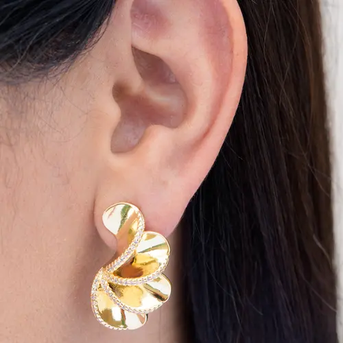 Brinco Folhas com Zircônias Banhado a Ouro 18K