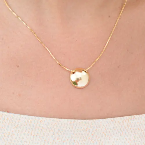 Colar com Pingente em Círculo Liso 3D Banhado a Ouro 18K