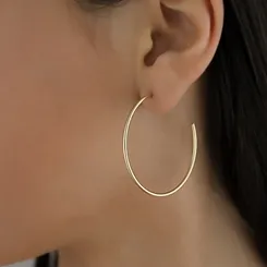 Brinco de Argola Tradicional Tamanho P – Elegância Clássica Banhada a Ouro 18k