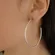 Brinco de Argola Tradicional Tamanho M – Elegância Clássica Banhada a Ouro 18k