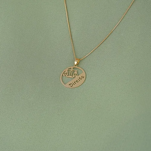 Colar Profissão Direito Banhado a Ouro 18k