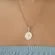 Pingente Oval Divino Detalhado