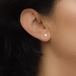 Brinco de Coração Delicado em Forma de Pérola 5 MM Banhado a Ouro 18 k