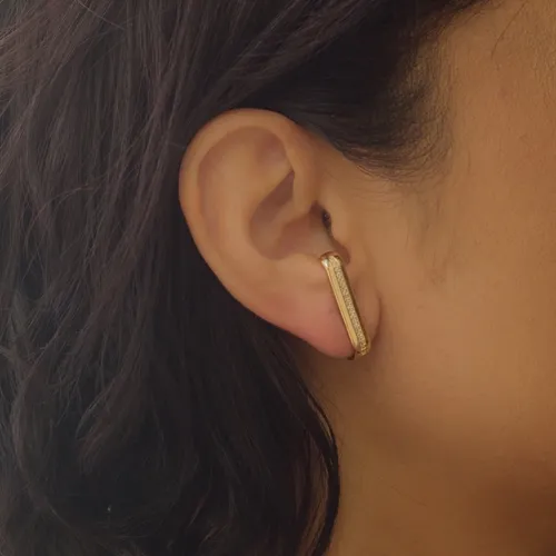 Brinco Earhook Oval Fileira Zircônia