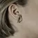 Brinco Earhook Love