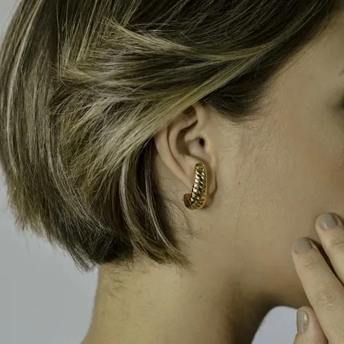 Brinco Earhook Tiras Retorcidas